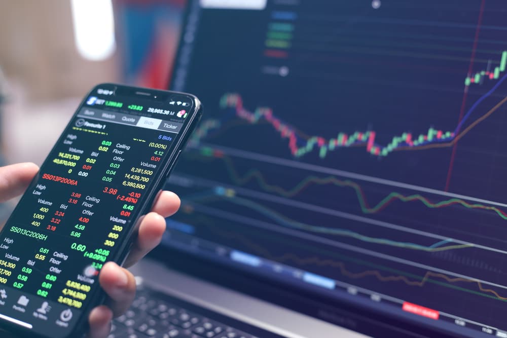 Options vs. Futures: A Comparative Analysis Options vs. Futures: A Comparative Analysis